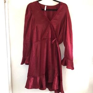 Womens Red Silky Vneck Dress Size Large
